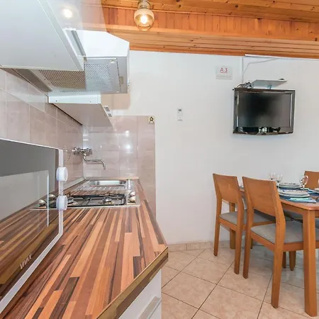 Apartment Josip *