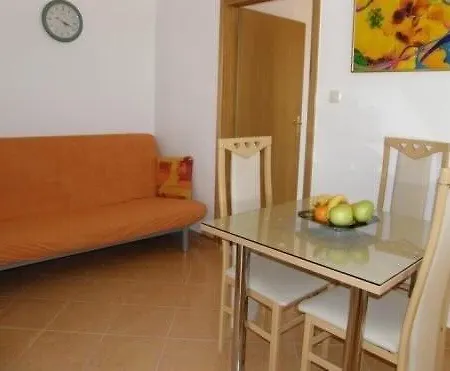 Josip Apartment *