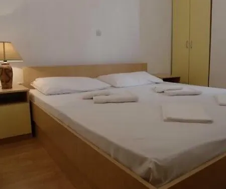 Apartment Josip Makarska